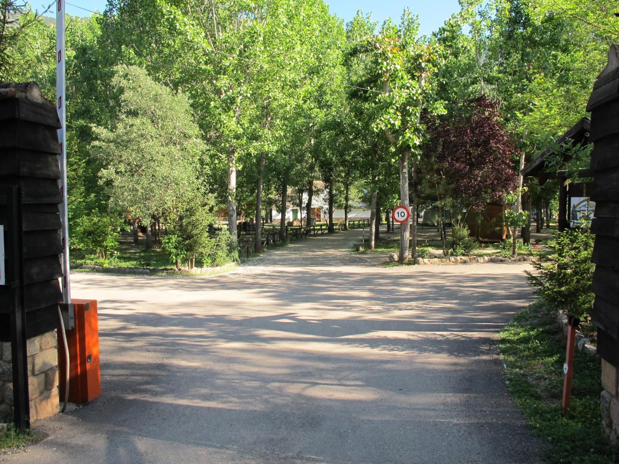 Camping Rural Llanos De Arance Coto Rios Εξωτερικό φωτογραφία